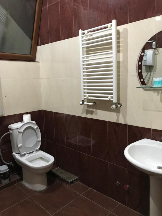 Rostus Hotel Tbilisi Exterior photo